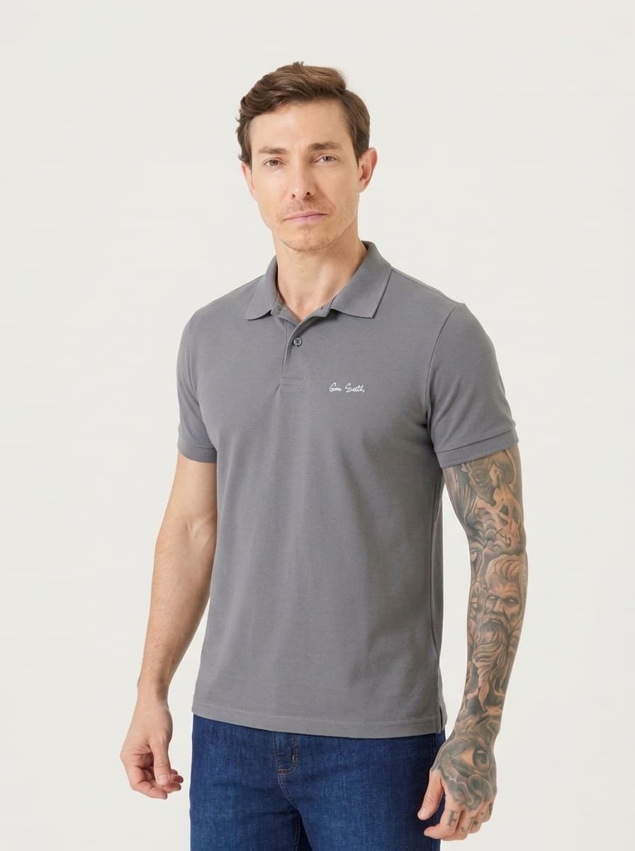 Polo Piquet com Estampa Cinza